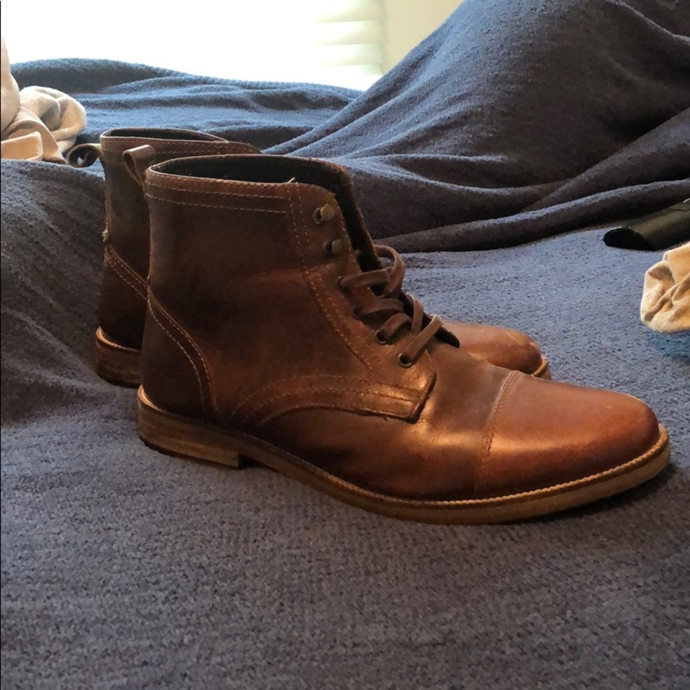 Men’s cap toe boots